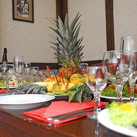 Casablanca Hotel Kalusj Eksteriør bilde